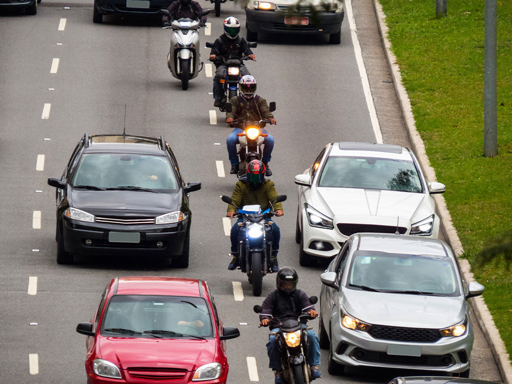 Are Motorcyclists Allowed to Ride in Between Two Lanes in the US?