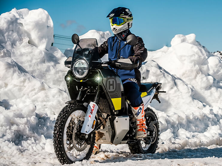 Best Gear Tips for Cold Weather Adventure Motorcycle Riding