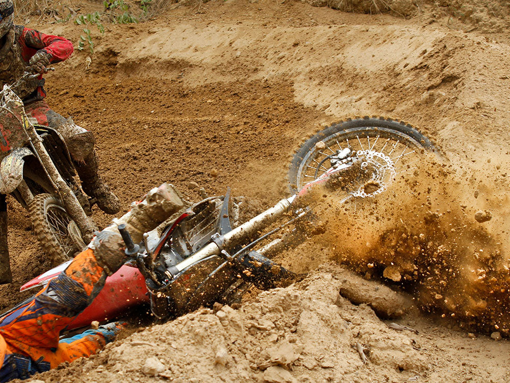 Laying a motorcycle down is better If It’s about to Crash, Is it a Myth or Truth?