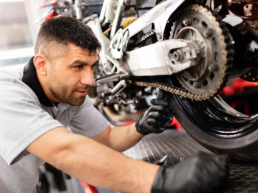 What is the Best Way to Check How Tight a Motorcycle Chain is?