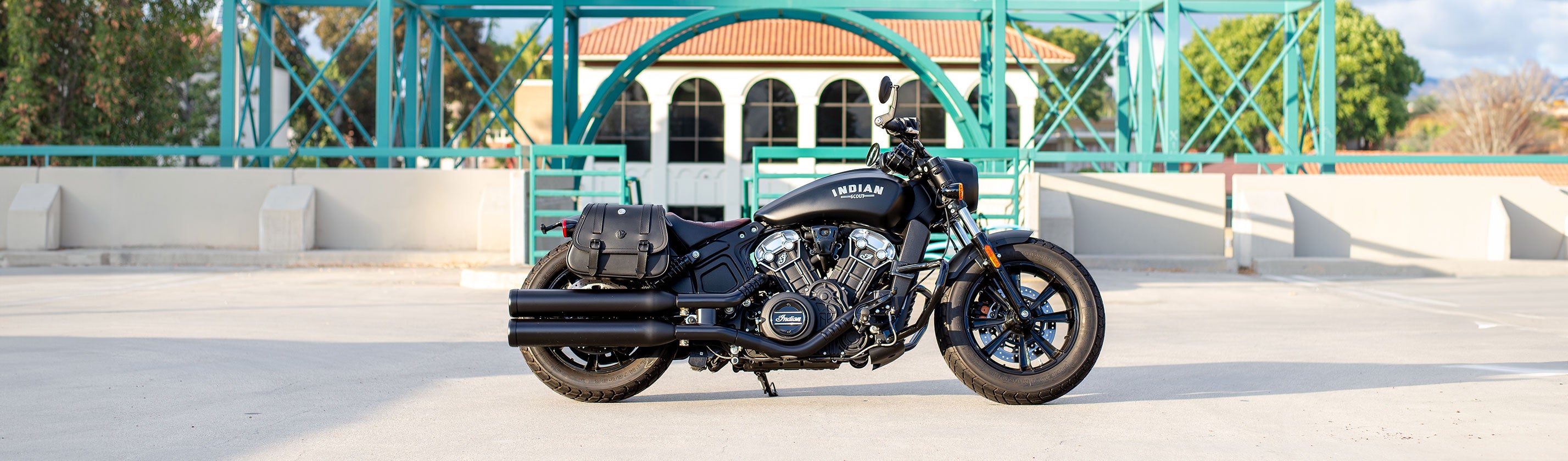 "Indian Scout Bobber Sixty Saddlebags "