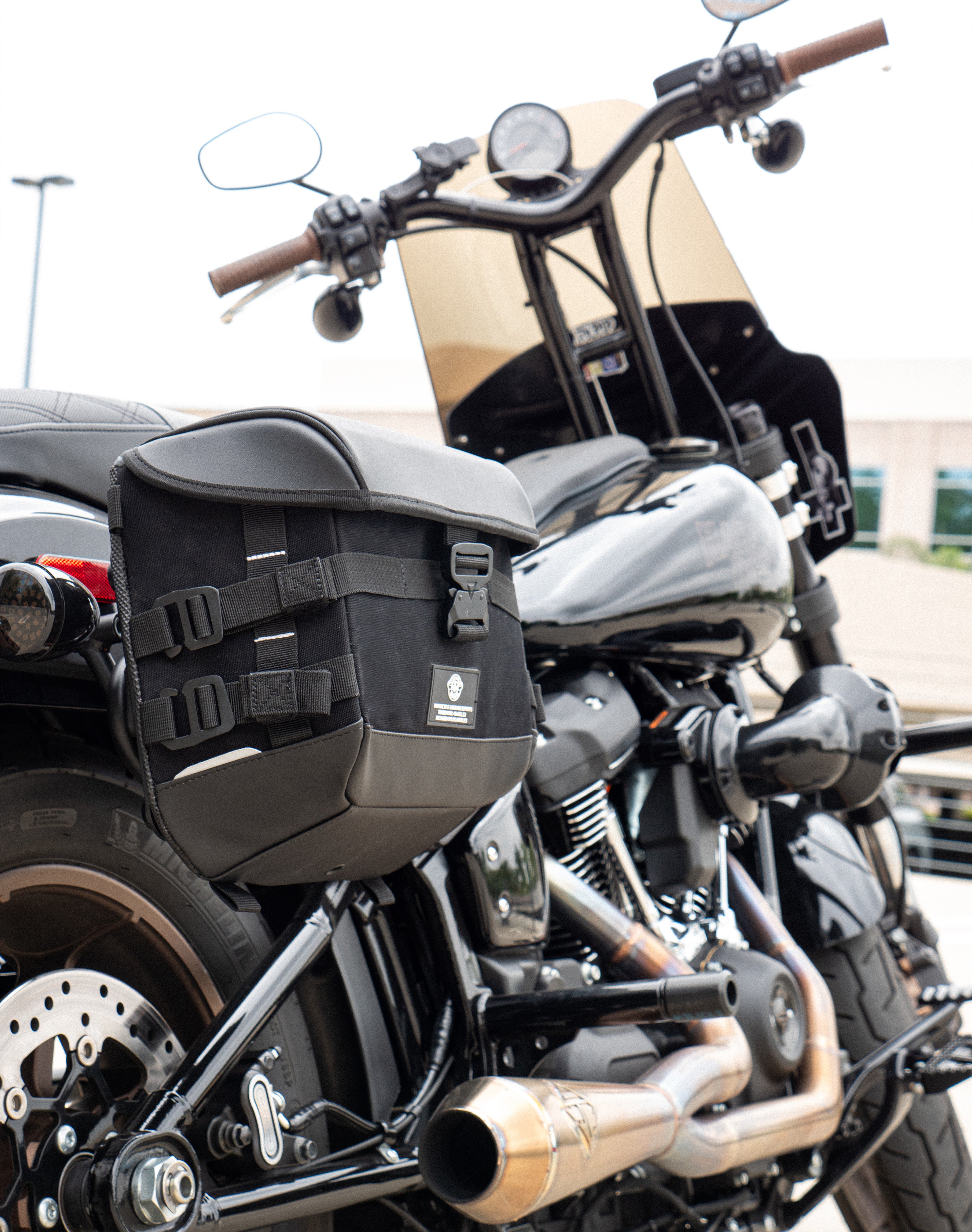 10L - Incognito Quick Mount Small Solo Motorcycle Saddlebag (Right Only) for Harley Softail Low Rider S FXLRS