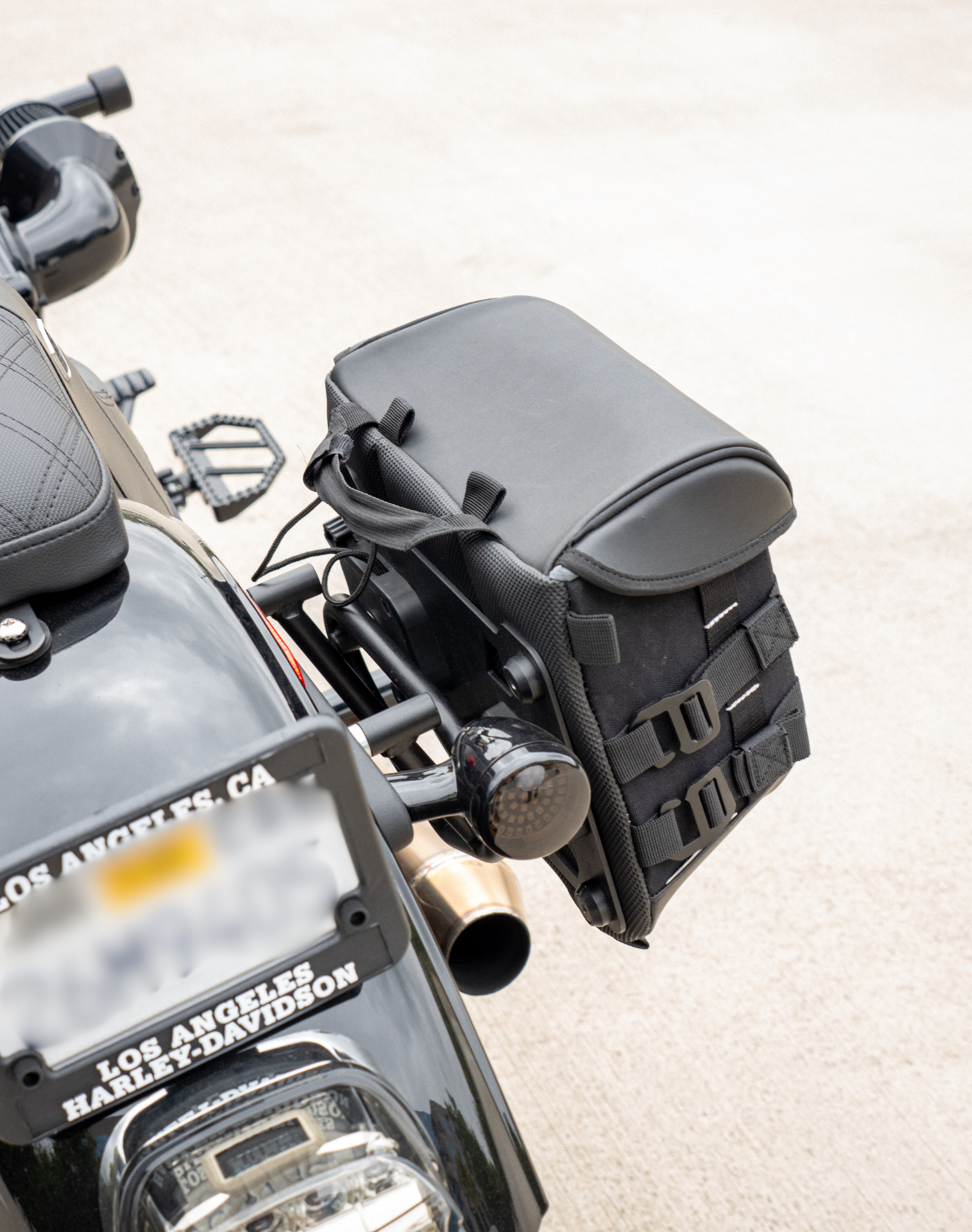 10L - Incognito Quick Mount Small Solo Motorcycle Saddlebag (Right Only) for Harley Softail Low Rider S FXLRS
