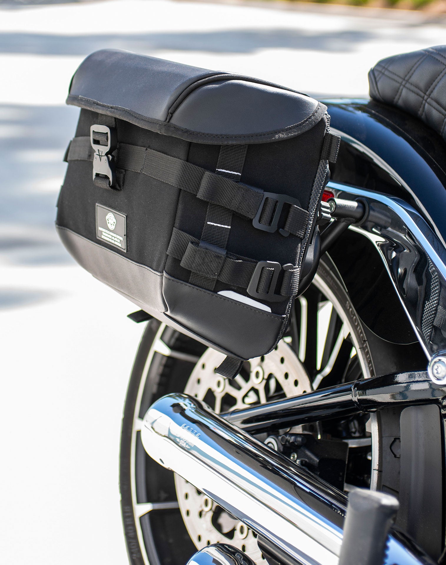 10L - Incognito Quick Mount Small Harley Softail Breakout FXBR/S Solo Saddlebag (Right Only) Vertical  3