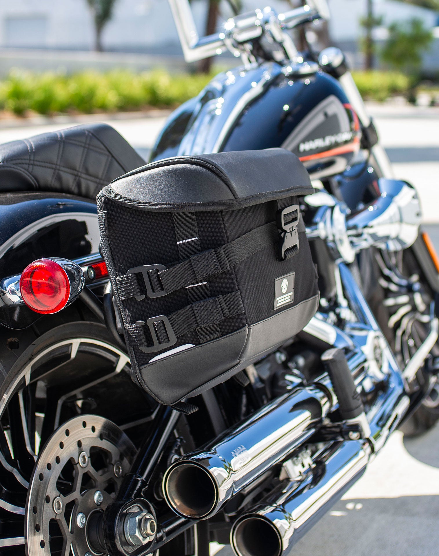 10L - Incognito Quick Mount Small Harley Softail Breakout FXBR/S Solo Saddlebag (Right Only) Vertical  2
