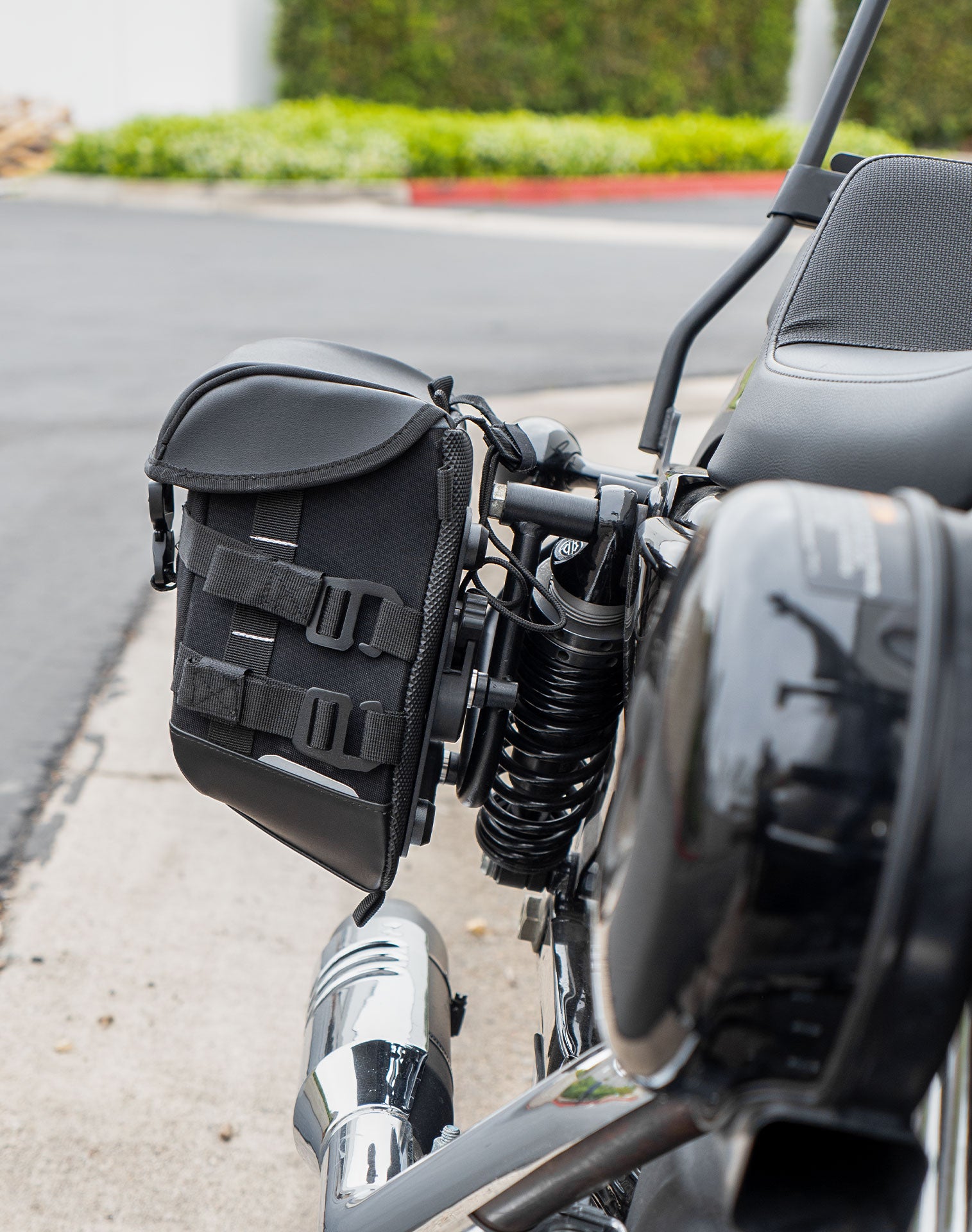 10L - Incognito Quick Mount Small Solo Motorcycle Saddlebag (Right Only) for Harley Sportster Forty Eight XL1200X/XL1200XS Vertical 3