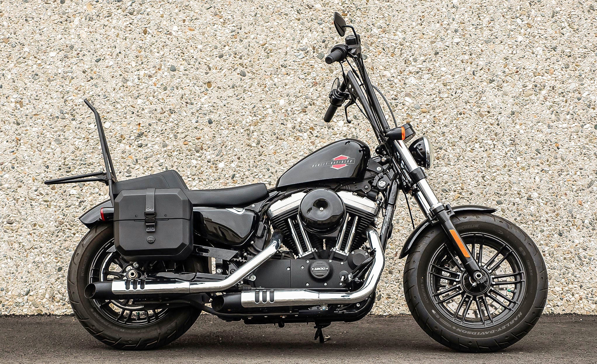 10L - Outlaw Quick Mount Small Harley Sportster Forty Eight 48 Solo Hard Saddlebag (Right Only) @expand