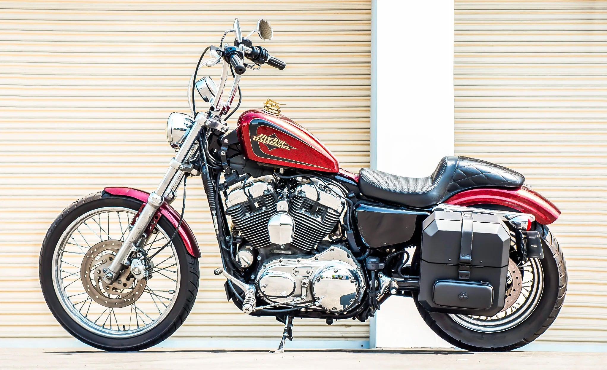 15L - Outlaw Quick Mount Medium Harley Sportster Seventy Two 72 Hard Solo Saddlebag (Left Only) @expand