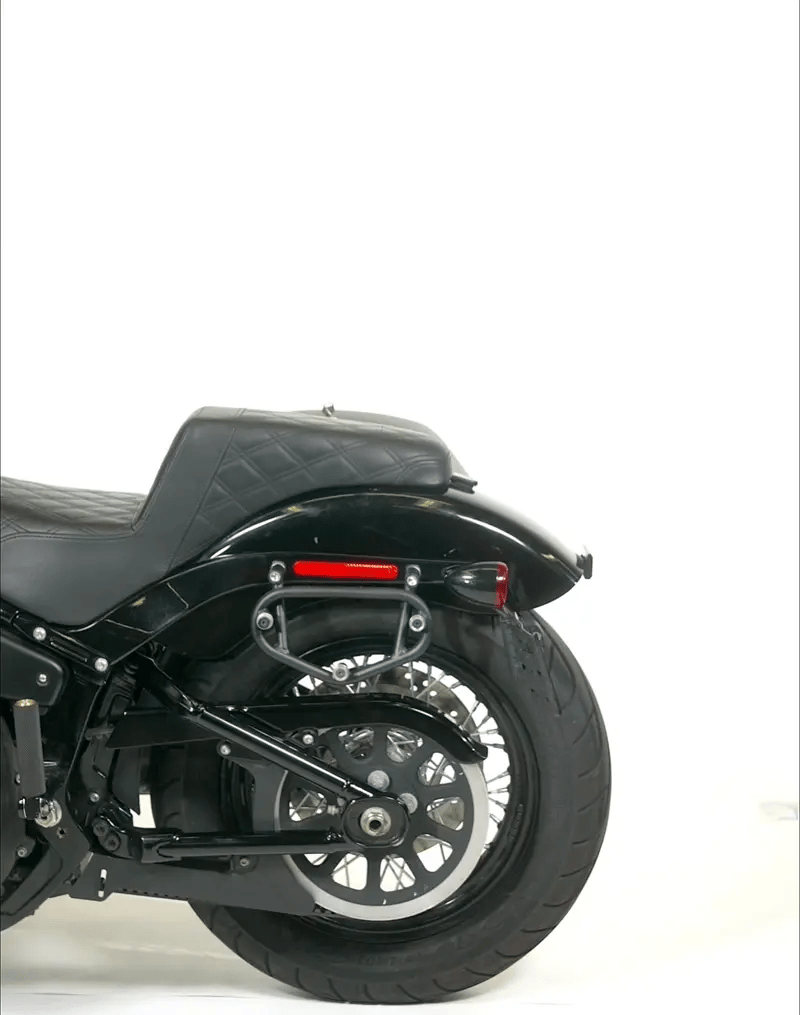 15L - Outlaw Quick Mount Medium Harley Sportster 883 Low XL883L Hard Solo Saddlebag (Left Only)