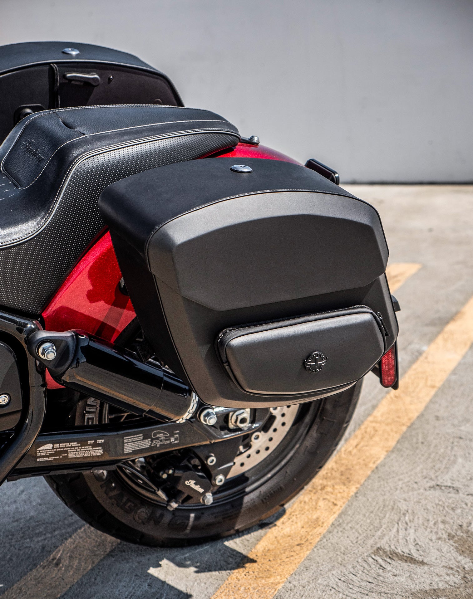 20L - Ironclad Quick-Mount Medium Indian Super Chief Limited (2022+) Hard Solo Saddlebag (Left Only) v2