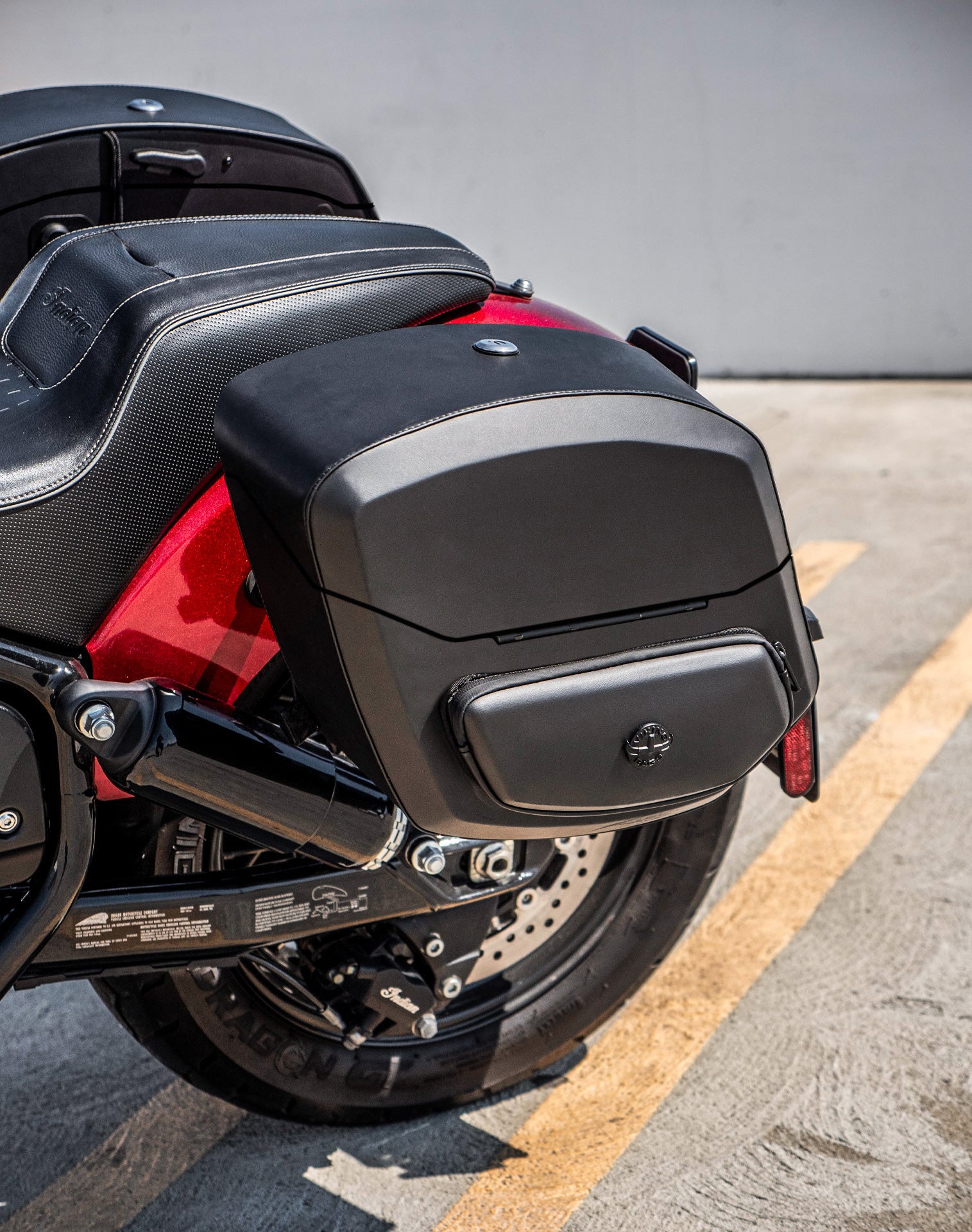 20L - Ironclad Quick-Mount Medium Indian Super Chief Limited (2022+) Hard Solo Saddlebag (Left Only) v2