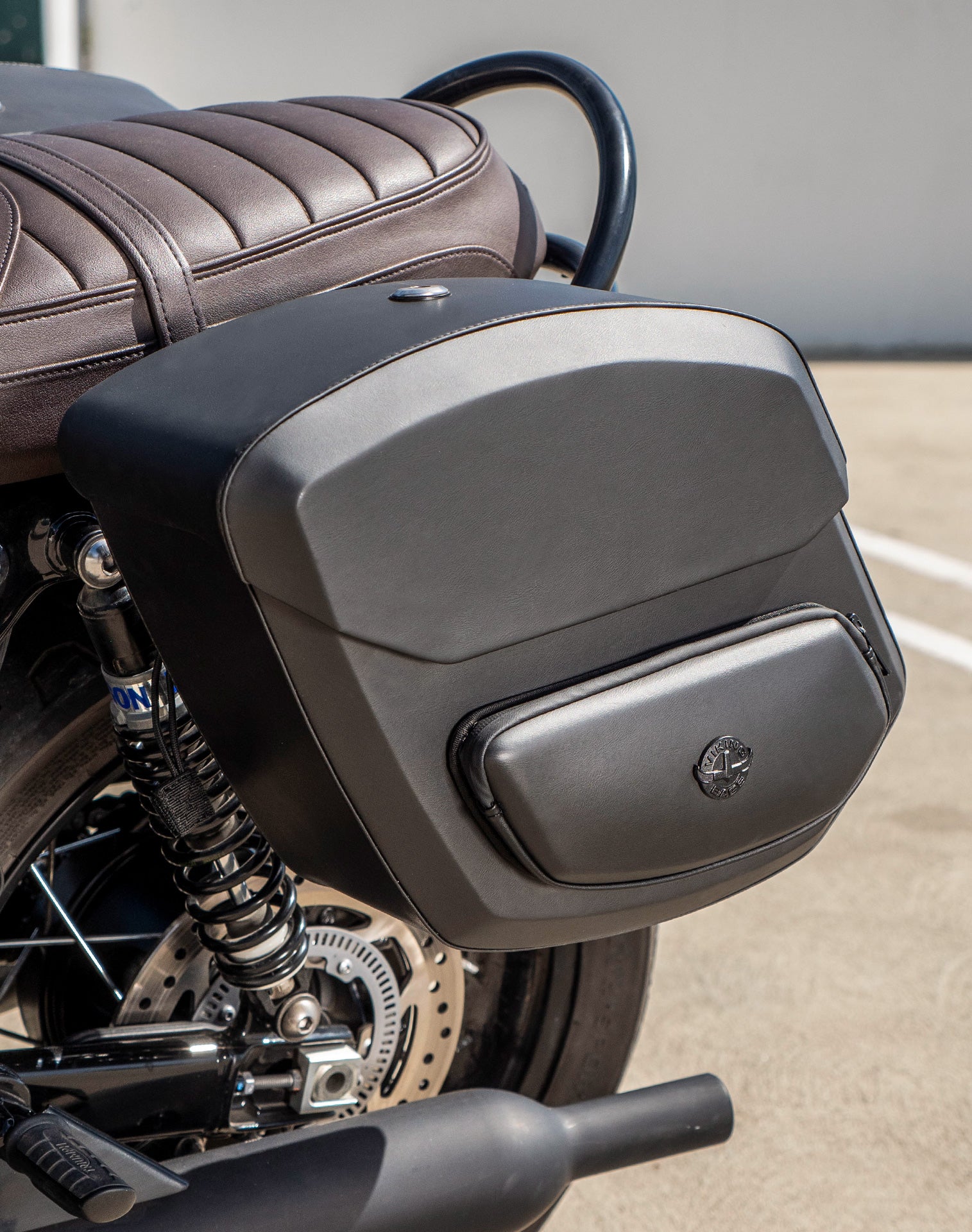 20L - Ironclad Quick Mount Medium Triumph Bonneville T100 Hard Solo Saddlebag (Left Only) v2