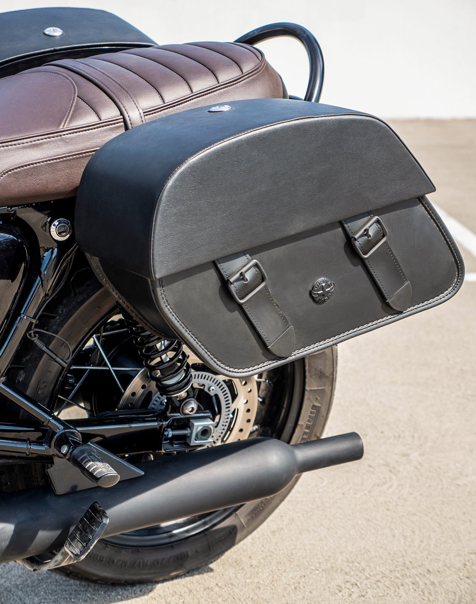 28L - Baelor Medium Quick Mount Triumph Bonneville T100 Motorcycle Saddlebags v1