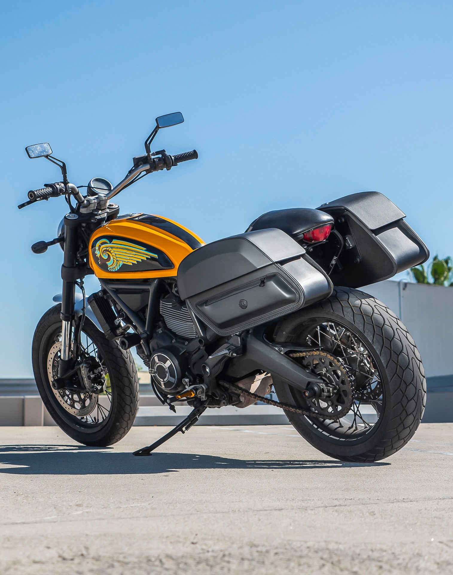 28L - Pantheon Medium Quick-Mount Ducati Scrambler (2014-17) Motorcycle Saddlebags v1