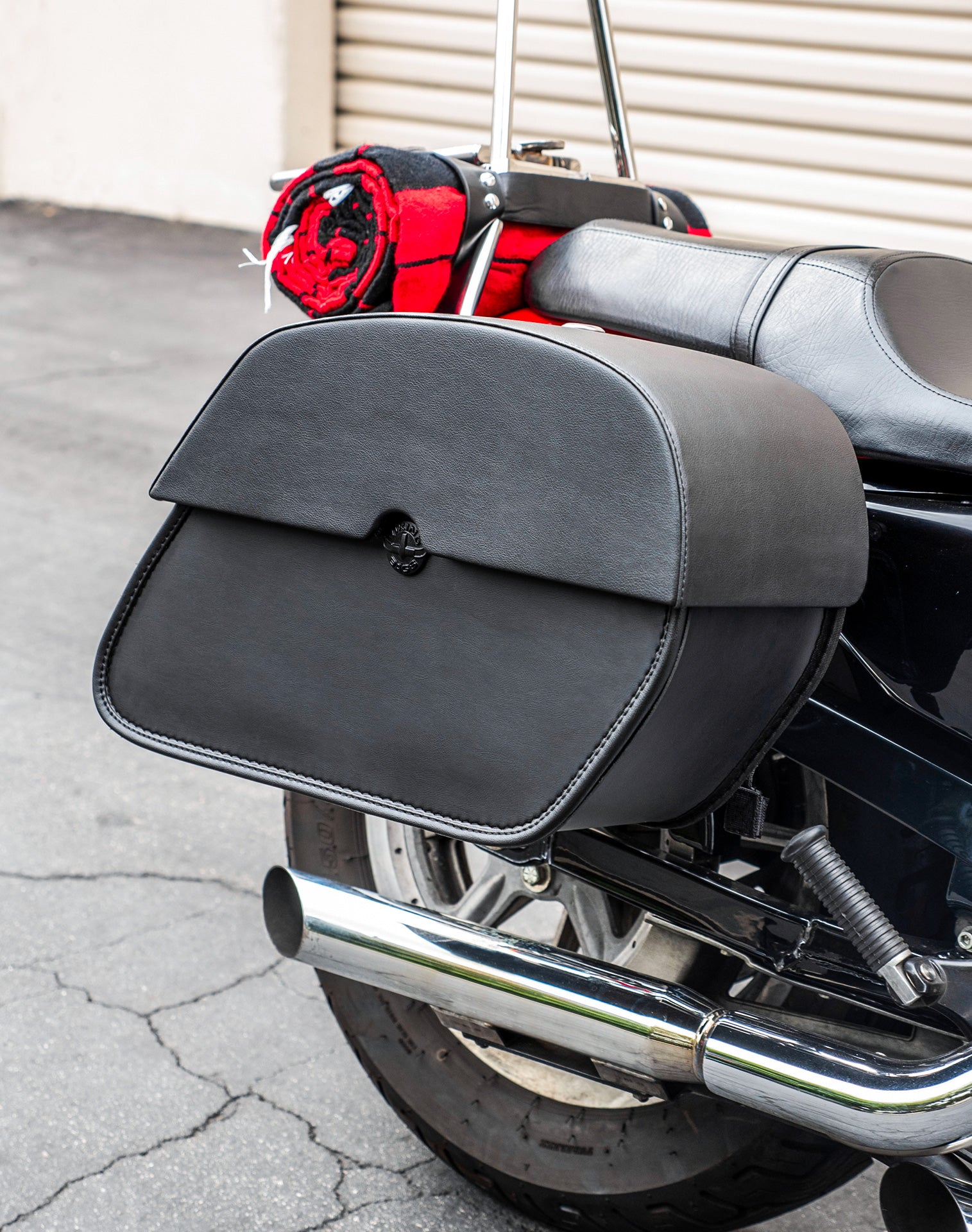 28L - Panzer Medium Quick Mount Leather Saddlebags For Harley Sportster 1200 Low XL1200L v2