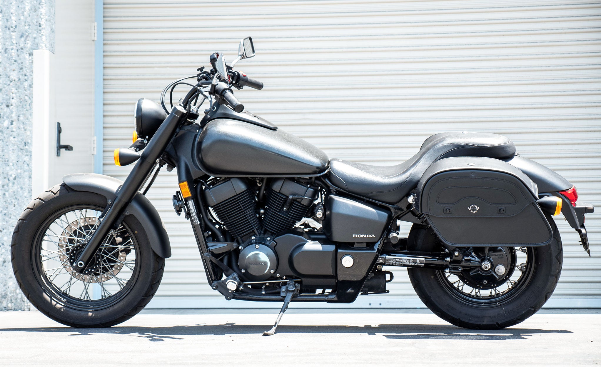 28L - Warrior Medium Quick-Mount Honda 750 Shadow Phantom Motorcycle Saddlebags @expand