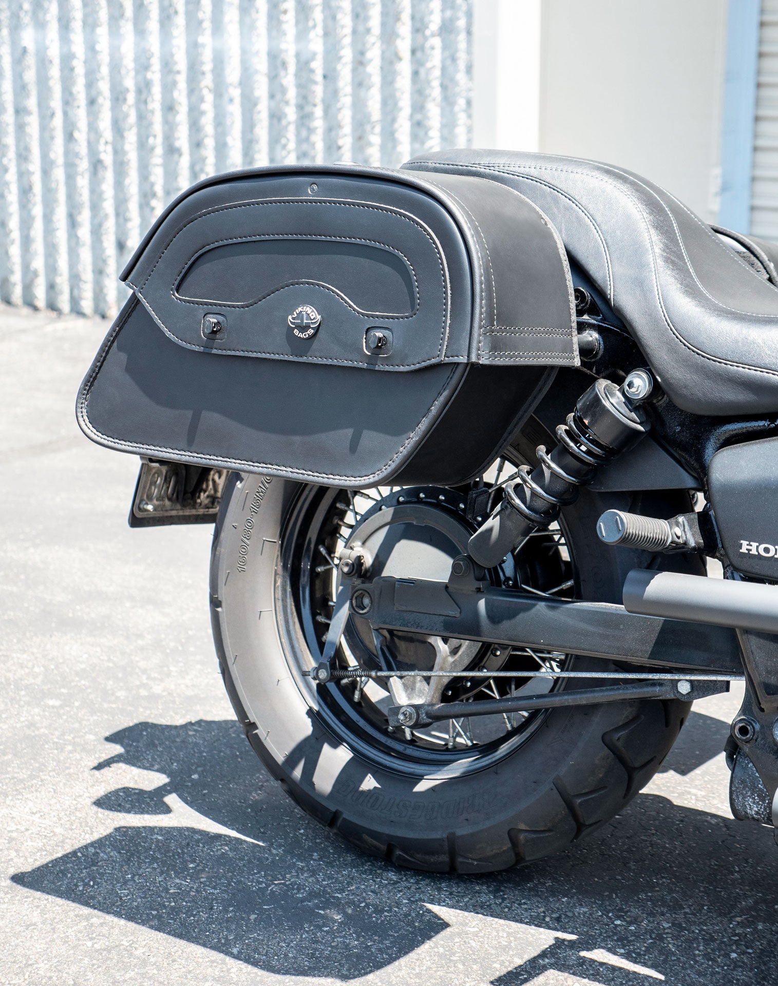 28L - Warrior Medium Quick-Mount Honda 750 Shadow Phantom Motorcycle Saddlebags v2