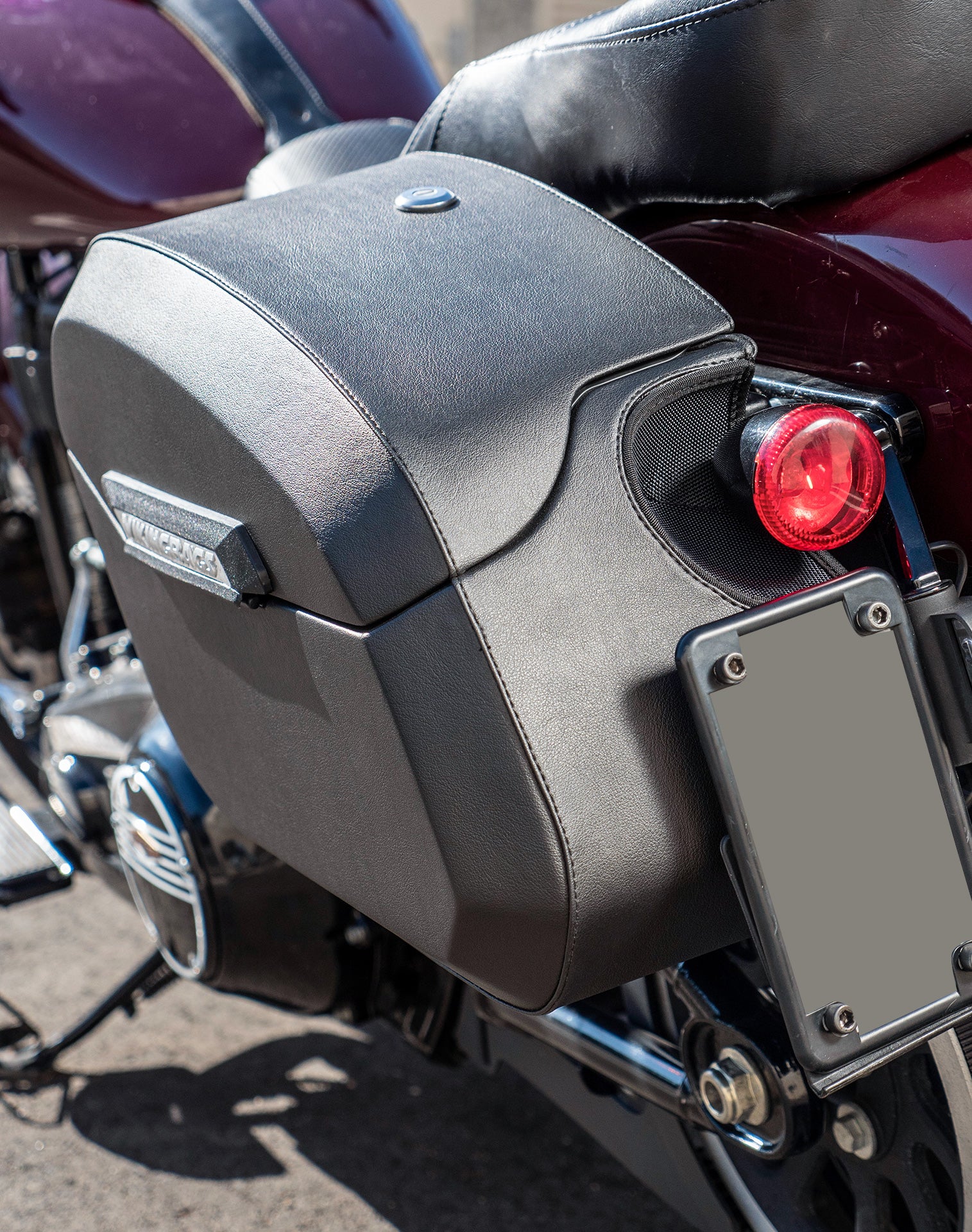 32L - Darkin Large Quick Mount Leather Wrapped Hard Saddlebags for Harley Softail Slim FLSL v3