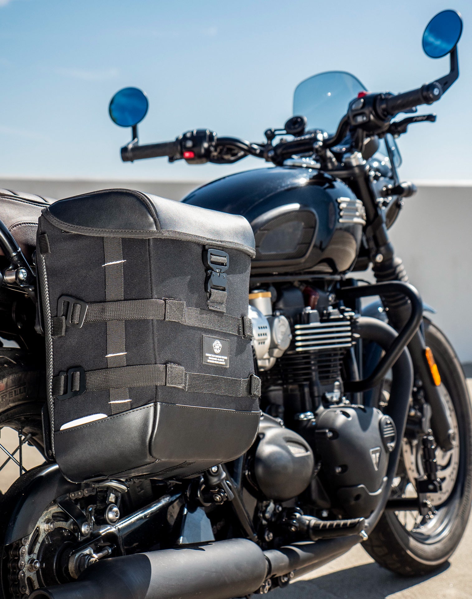 15L - Incognito Quick Mount Medium Triumph Bonneville T100 Solo Motorcycle Saddlebag (Right Only) v1