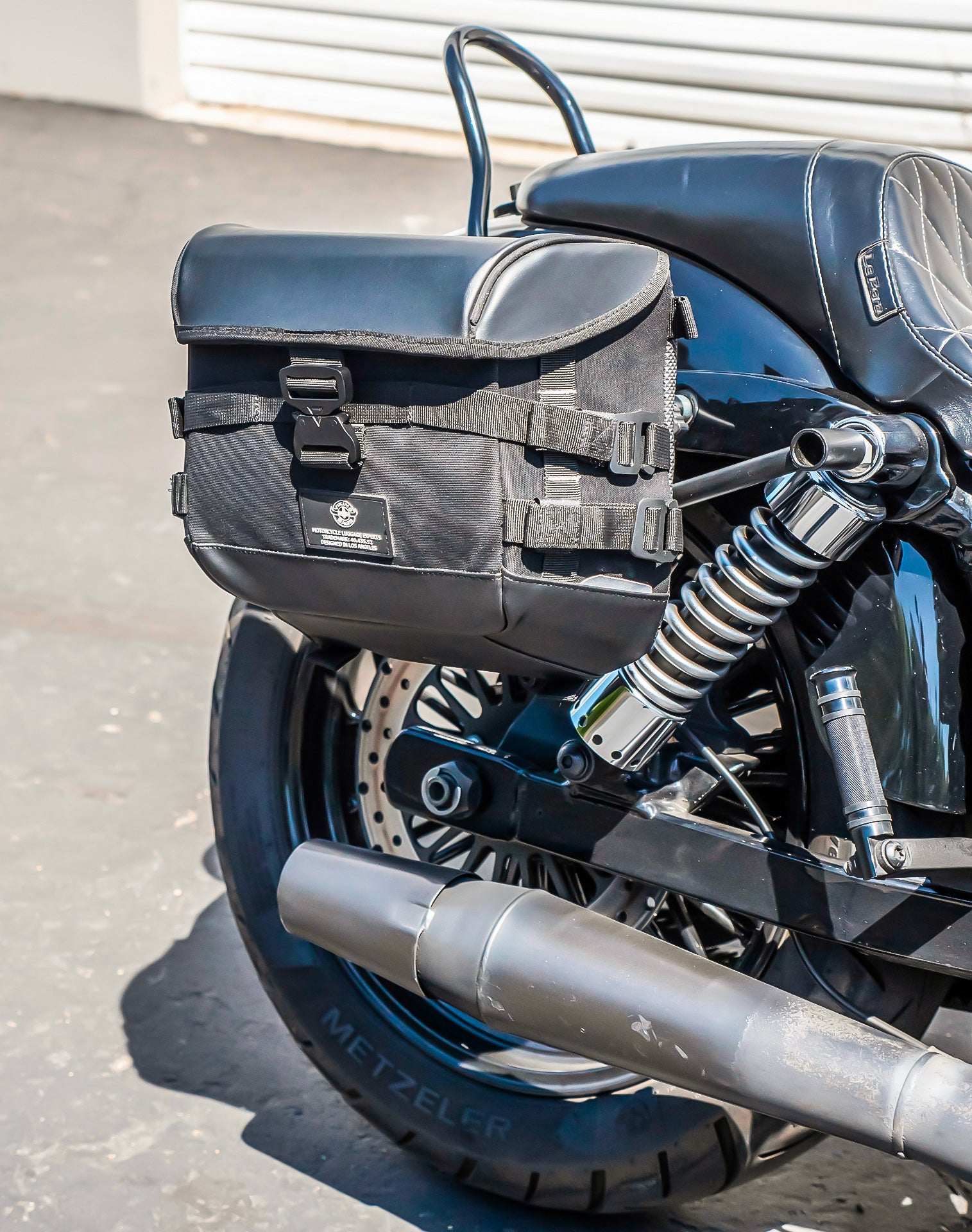 10L - Incognito Quick Mount Small Solo Motorcycle Saddlebag (Right Only) for Harley Dyna Wide Glide FXDWG/I v2