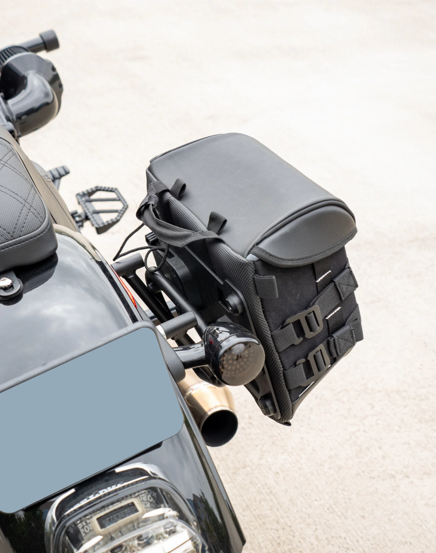 10L - Incognito Quick Mount Small Solo Motorcycle Saddlebag (Right Only) for Harley Softail Low Rider S FXLRS Vertical 3