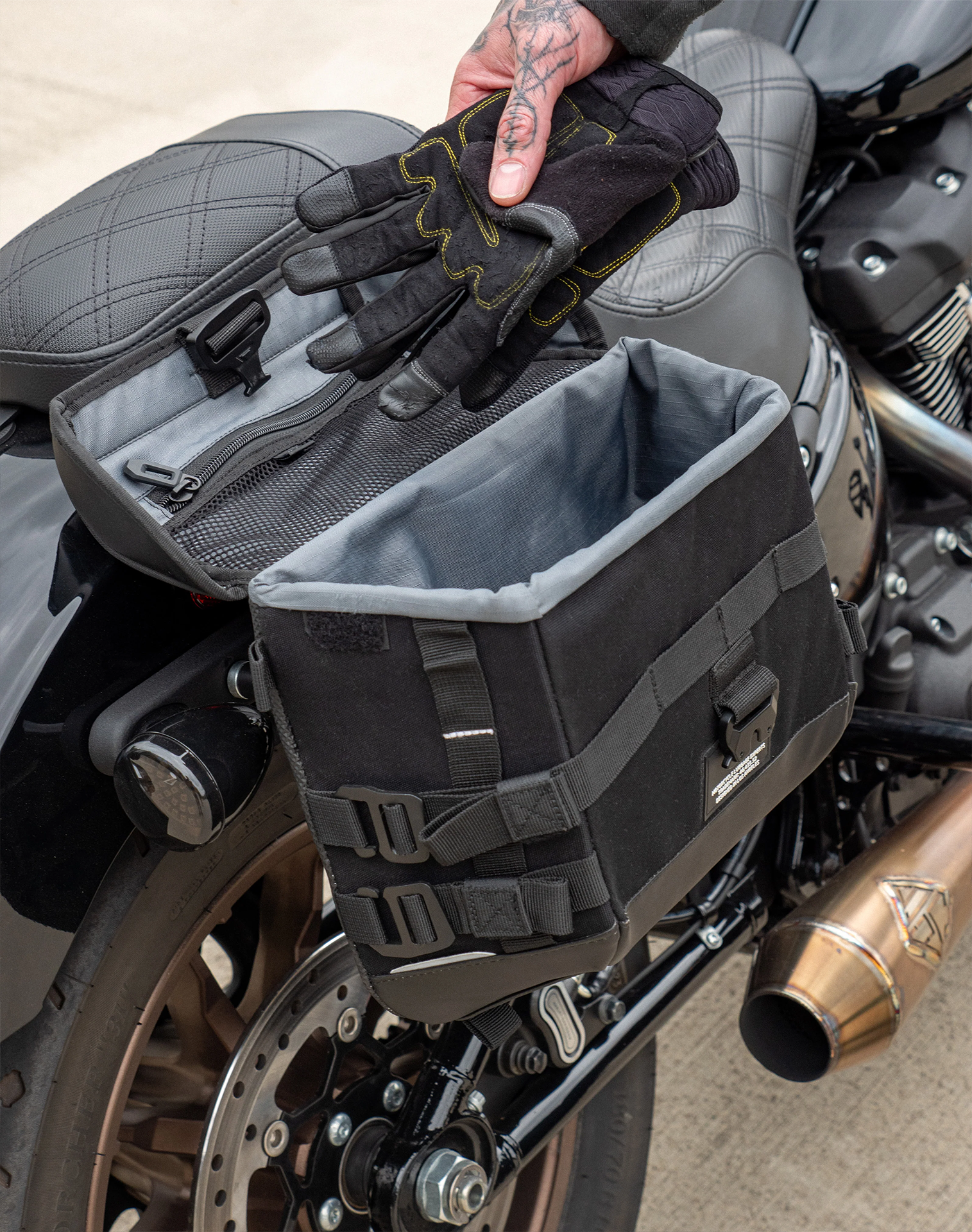 10L - Incognito Quick Mount Small Solo Motorcycle Saddlebag (Right Only) for Harley Softail Low Rider S FXLRS Vertical 4