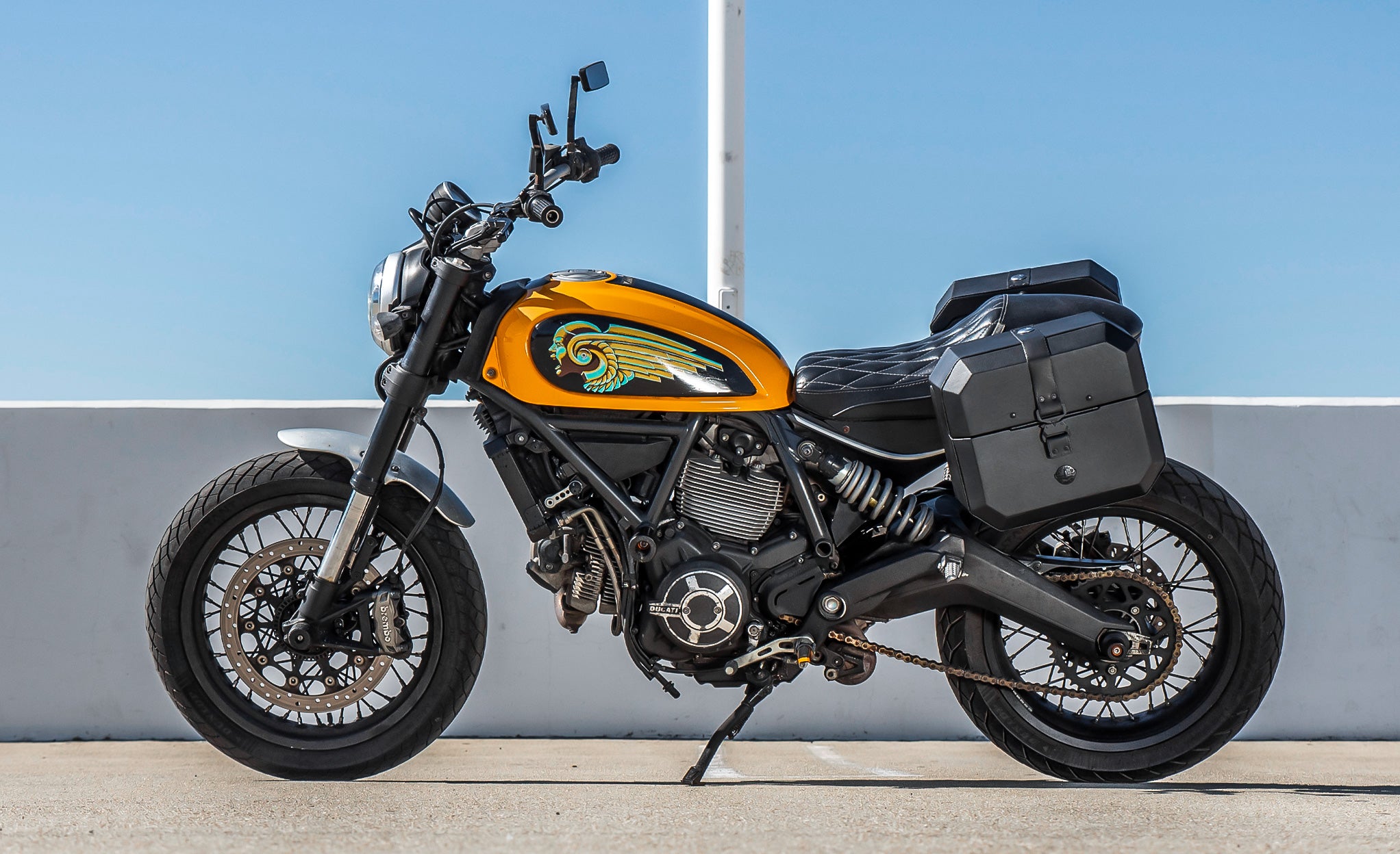 10L - Outlaw Quick Mount Small Ducati Scrambler (2014-17) Hard Solo Saddlebag (Left Only) @expand